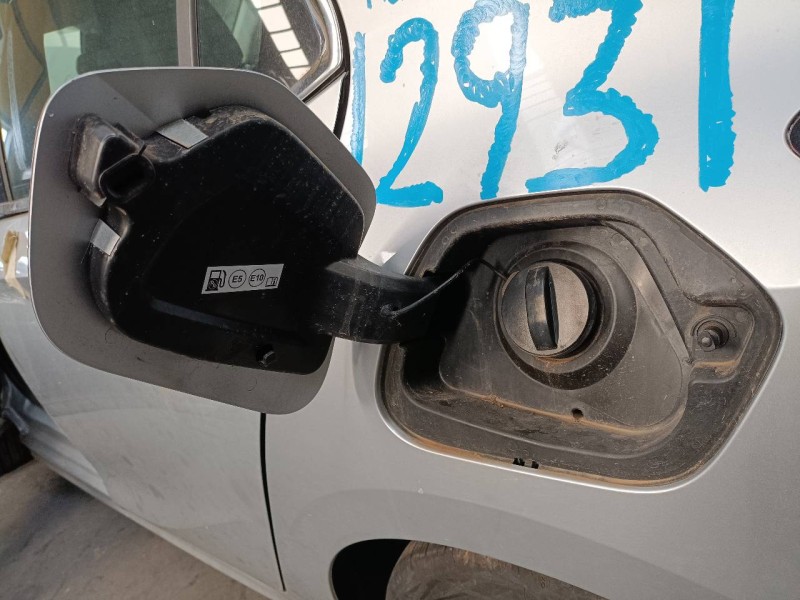 Recambio de tapa exterior combustible para opel corsa f cosmos referencia OEM IAM   