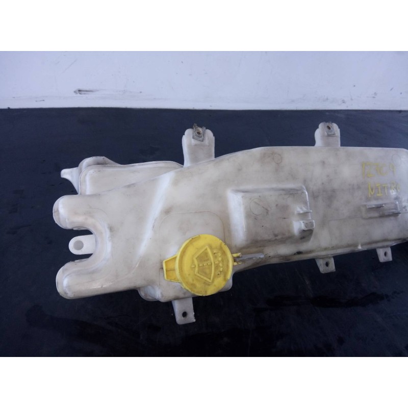 Recambio de deposito limpia para dodge nitro se referencia OEM IAM 55157432A 1000808A P2-B3-2
