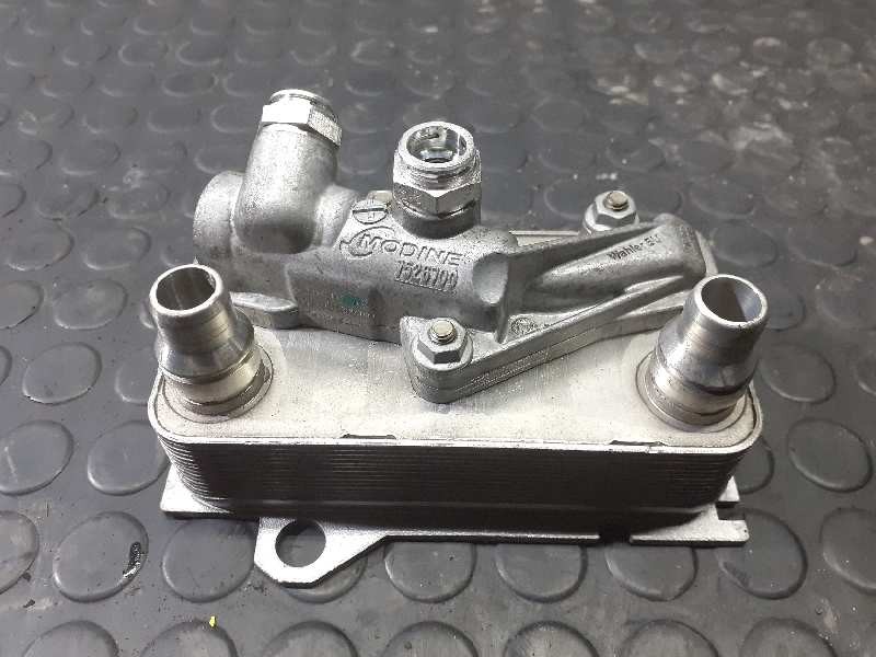 Recambio de enfriador aceite motor para mercedes-benz clase c (w205) familiar referencia OEM IAM A0995002500 7526718 P1-A2-9