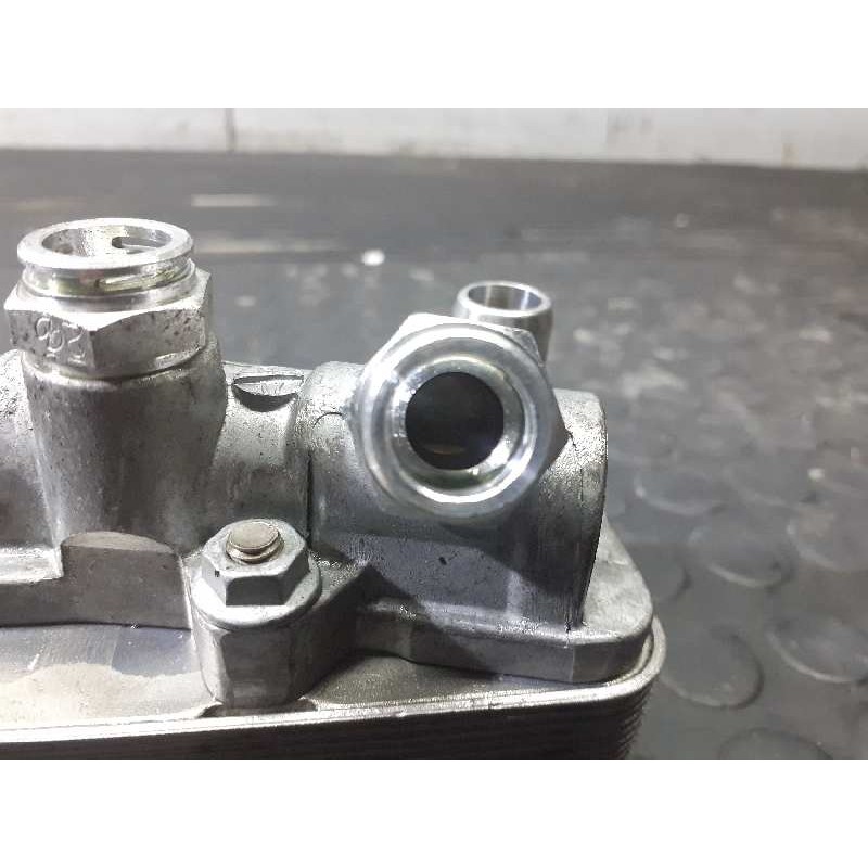 Recambio de enfriador aceite motor para mercedes-benz clase c (w205) familiar referencia OEM IAM A0995002500 7526718 P1-A2-9