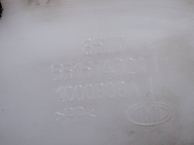 Recambio de deposito limpia para dodge nitro se referencia OEM IAM 55157432A 1000808A P2-B3-2