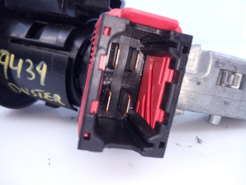 Recambio de antirrobo para dacia duster ambiance 4x2 referencia OEM IAM 285916556R 21986212 E2-A1-3-1