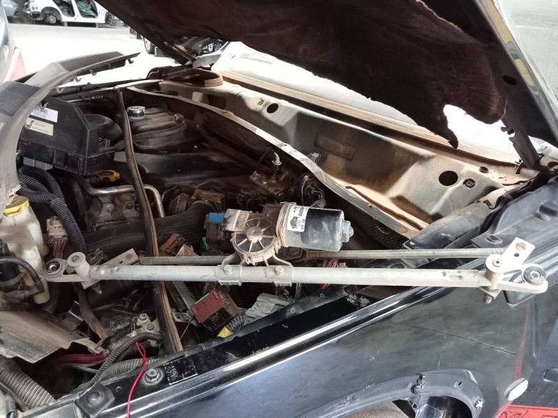 Recambio de motor limpia delantero para dodge nitro se referencia OEM IAM 91498322  