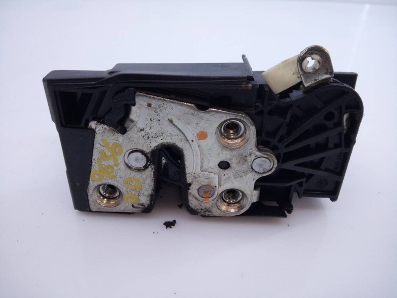 Recambio de cerradura puerta delantera derecha para dacia sandero stepway referencia OEM IAM   E1-A1-4-2