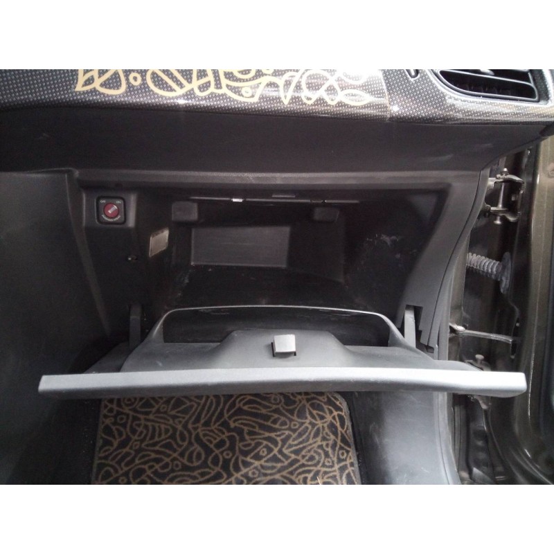 Recambio de guantera para citroën ds3 sport referencia OEM IAM   