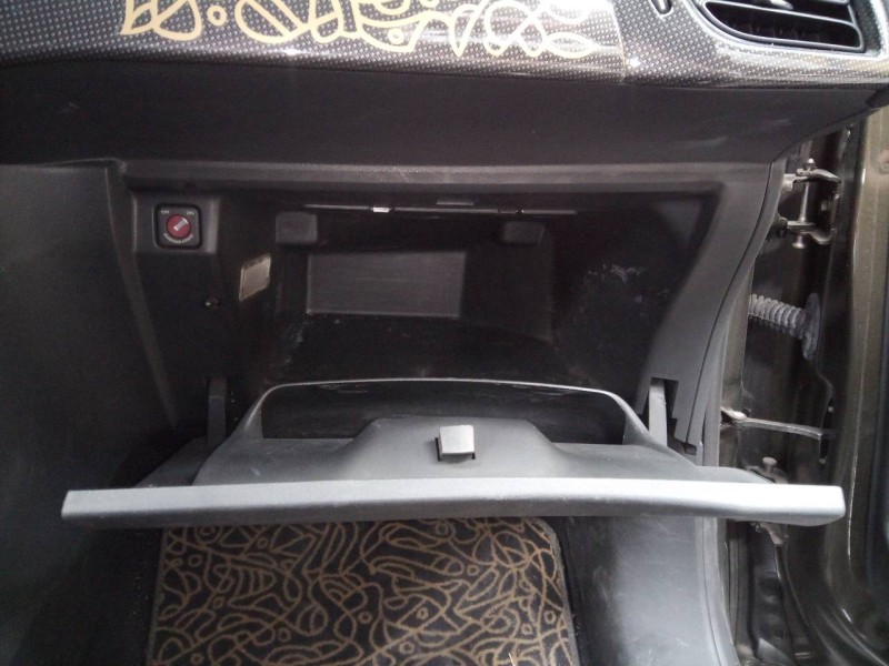 Recambio de guantera para citroën ds3 sport referencia OEM IAM   