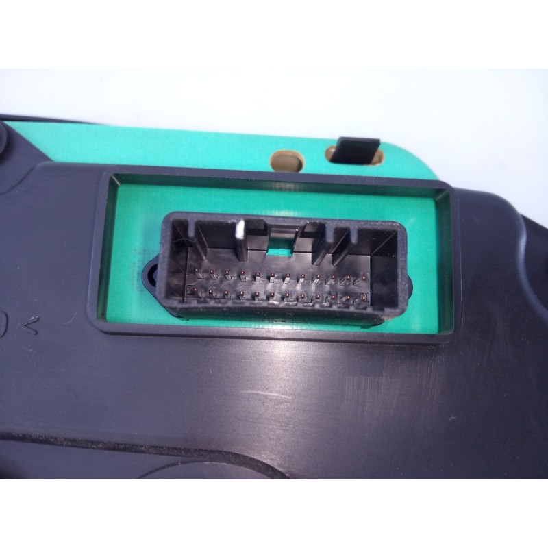 Recambio de cuadro instrumentos para dacia sandero laureate referencia OEM IAM 248101432R  E1-A5-27-2