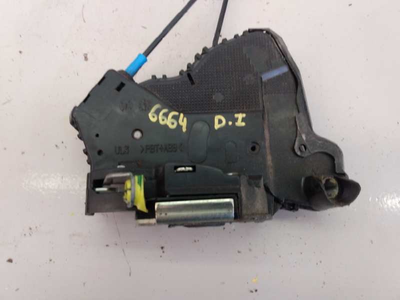 Recambio de cerradura puerta delantera izquierda para toyota auris luna referencia OEM IAM 6904042241  E2-B4-5-2