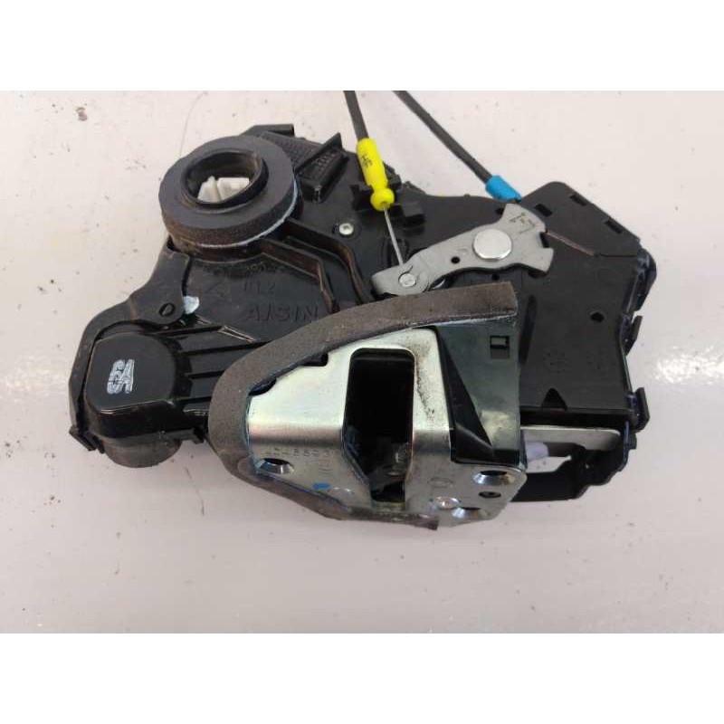 Recambio de cerradura puerta delantera izquierda para toyota auris luna referencia OEM IAM 6904042241  E2-B4-5-2
