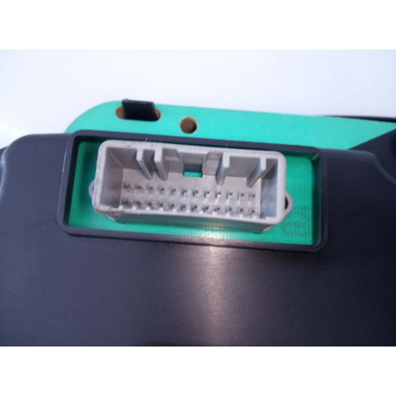 Recambio de cuadro instrumentos para dacia sandero laureate referencia OEM IAM 248101432R  E1-A5-27-2