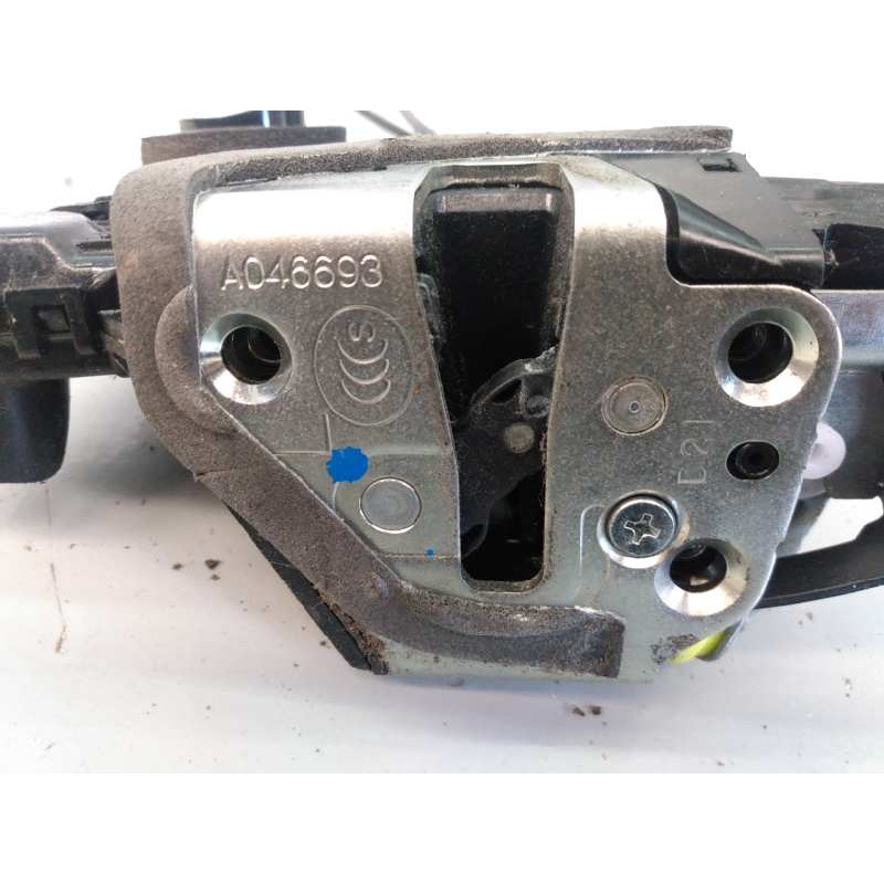Recambio de cerradura puerta delantera izquierda para toyota auris luna referencia OEM IAM 6904042241  E2-B4-5-2
