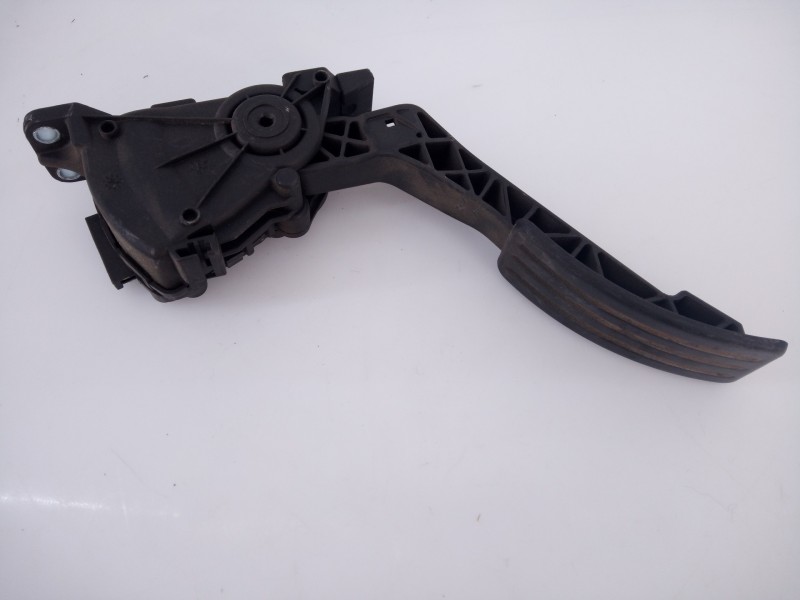 Recambio de pedal acelerador para dacia sandero laureate referencia OEM IAM 8200386506D  E2-A1-17-7