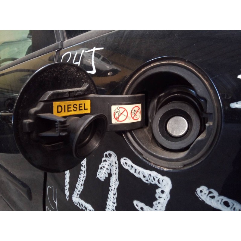 Recambio de tapa exterior combustible para citroën c4 picasso exclusive referencia OEM IAM   