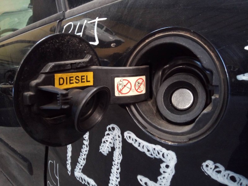 Recambio de tapa exterior combustible para citroën c4 picasso exclusive referencia OEM IAM   