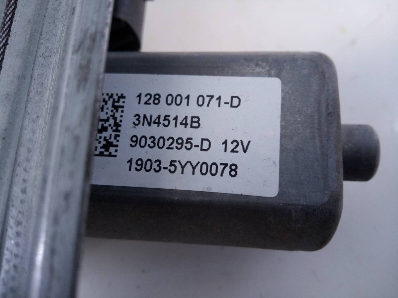 Recambio de elevalunas delantero derecho para renault clio iv dynamique referencia OEM IAM 128001071D 3N4514B E1-A1-48-2