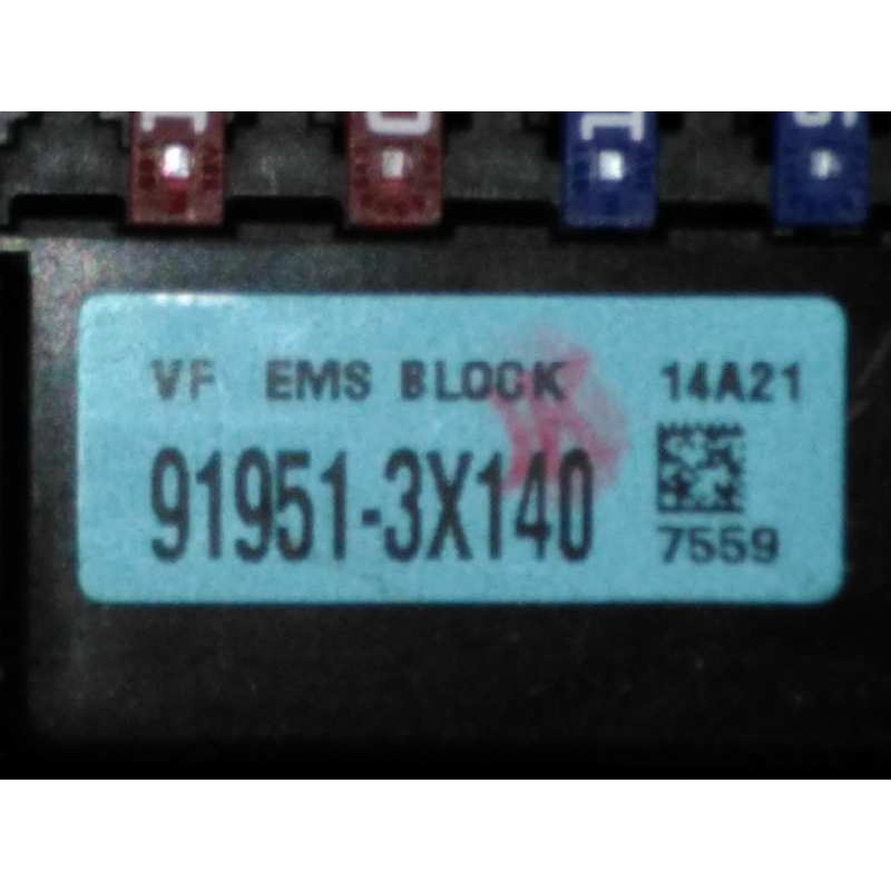 Recambio de caja reles / fusibles para hyundai i40 style referencia OEM IAM 919513X140  