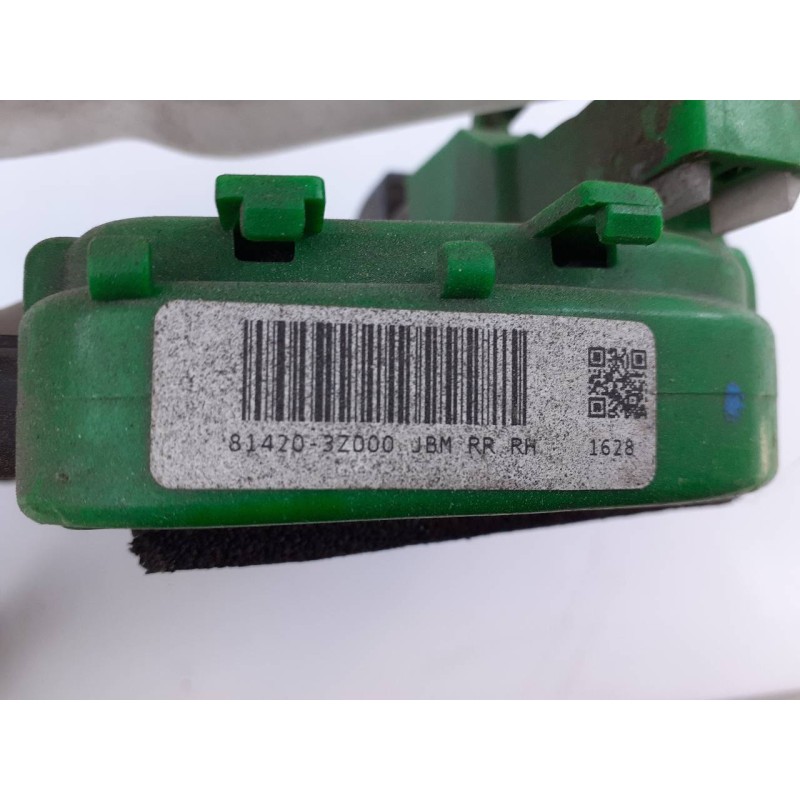 Recambio de cerradura puerta trasera derecha para hyundai i40 style referencia OEM IAM 814203Z000  E2-B5-4-1