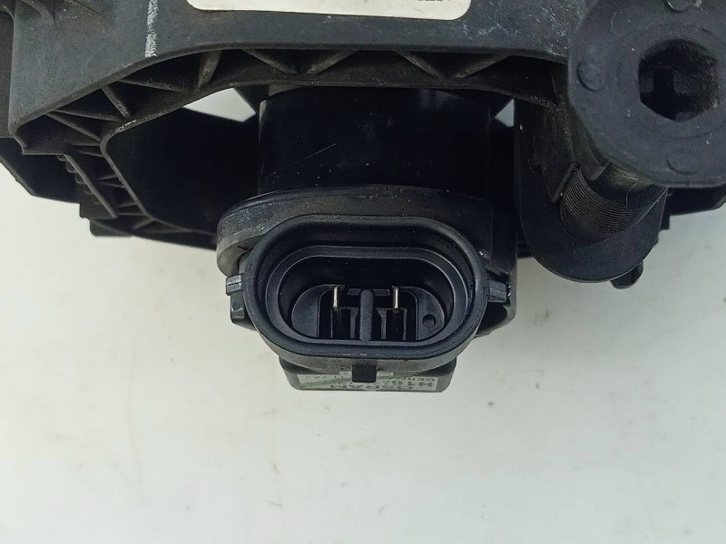 Recambio de faro antiniebla derecho para renault clio iv dynamique referencia OEM IAM 261500097R  E1-A1-39-1