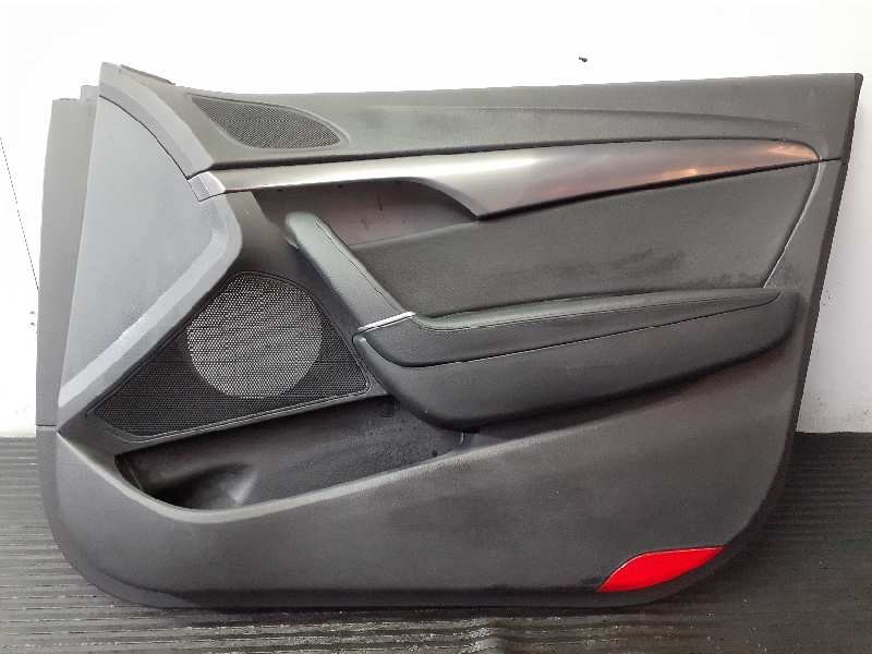 Recambio de guarnecido puerta delantera derecha para hyundai i40 style referencia OEM IAM 823083Z800RY4  P2-A1-12
