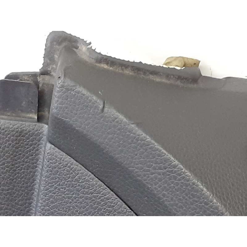 Recambio de guarnecido puerta delantera derecha para hyundai i40 style referencia OEM IAM 823083Z800RY4  P2-A1-12