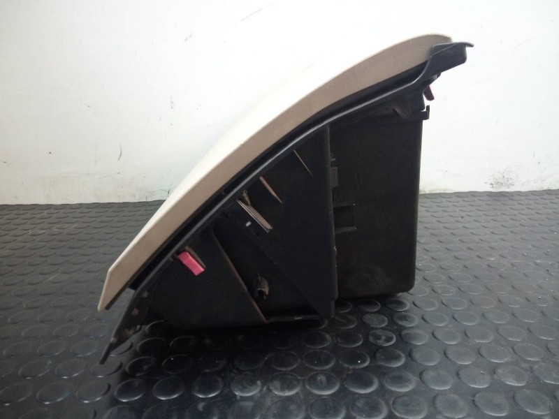 Recambio de guantera para toyota land cruiser (j12) 3.0 d4-d vxl referencia OEM IAM 5558260020  P2-A1-34