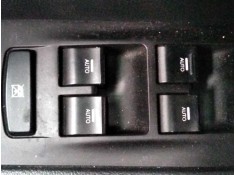 MANDO ELEVALUNAS DELANTERO IZQUIERDO 935713Z000 