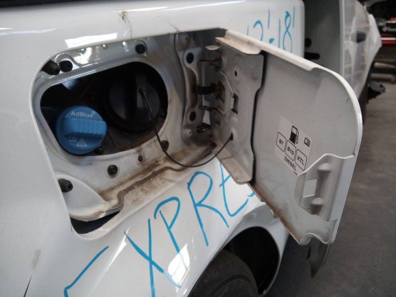 Recambio de tapa exterior combustible para dacia dokker express ambiance referencia OEM IAM   