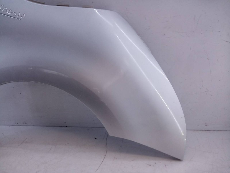 Recambio de aleta delantera derecha para citroën c4 picasso exclusive referencia OEM IAM   E4-A3-5