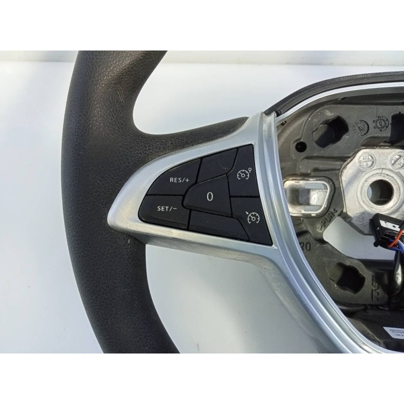 Recambio de volante para dacia dokker express ambiance referencia OEM IAM 4847007251R  E1-A1-43-2