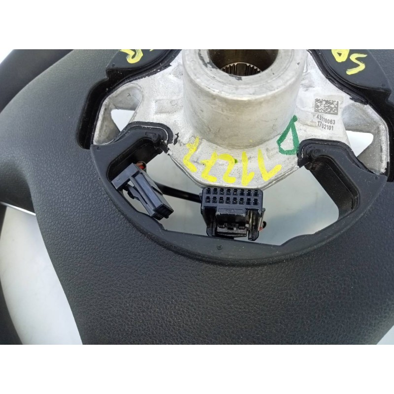 Recambio de volante para dacia dokker express ambiance referencia OEM IAM 4847007251R  E1-A1-43-2