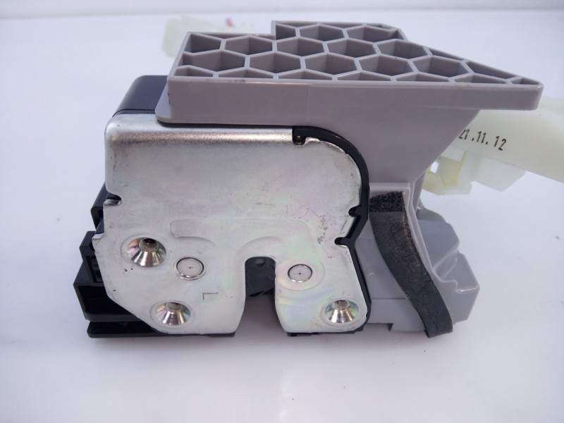 Recambio de cerradura puerta trasera izquierda para hyundai i20 essence referencia OEM IAM 81410Q0000  E2-B5-61-2