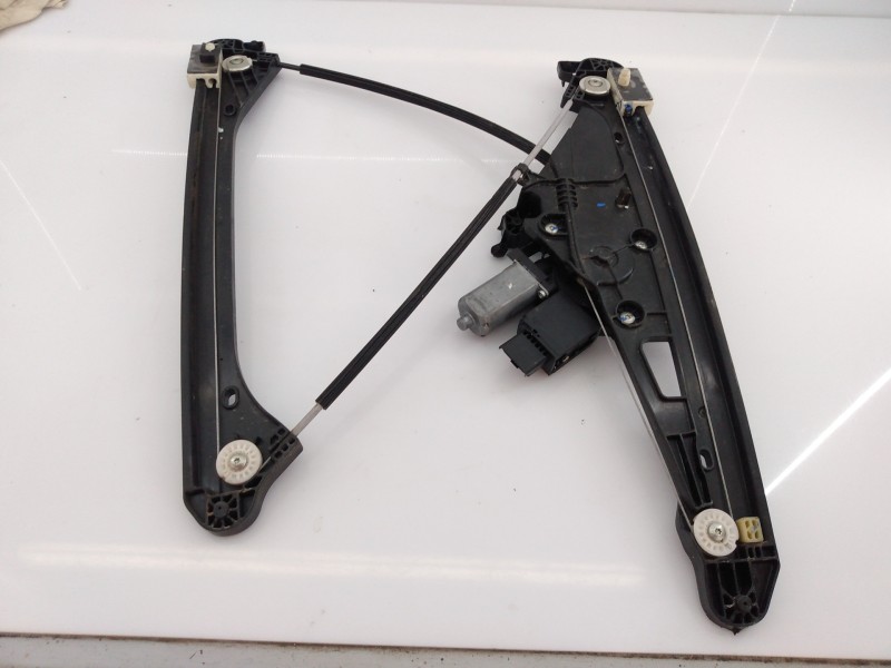 Recambio de elevalunas delantero derecho para opel grandland x excellence referencia OEM IAM 9815404080  E1-B3-31-1