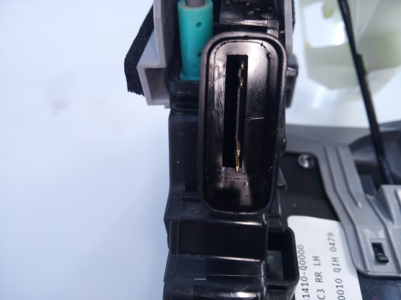 Recambio de cerradura puerta trasera izquierda para hyundai i20 essence referencia OEM IAM 81410Q0000  E2-B5-61-2