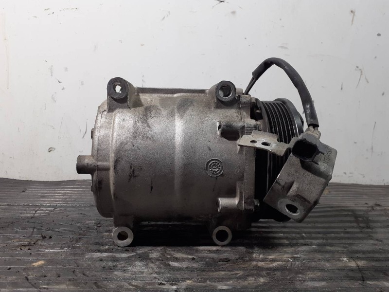 Recambio de compresor aire acondicionado para ford fiesta (cb1) trend referencia OEM IAM 8V5119D629DF  P3-A2-7-3