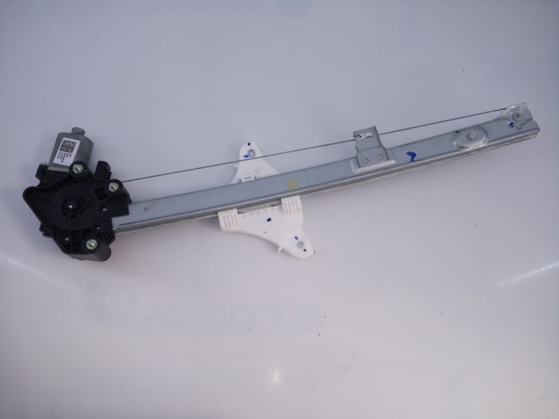 Recambio de elevalunas delantero derecho para hyundai i20 essence referencia OEM IAM 82460Q0000  E2-B5-2-2