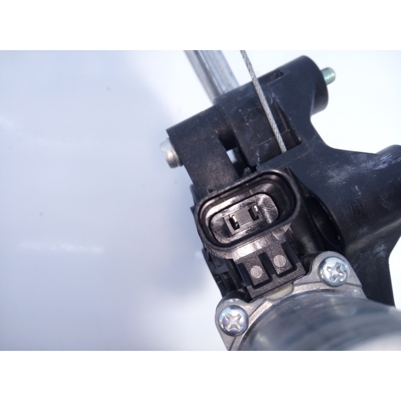 Recambio de elevalunas delantero derecho para hyundai i20 essence referencia OEM IAM 82460Q0000  E2-B5-2-2