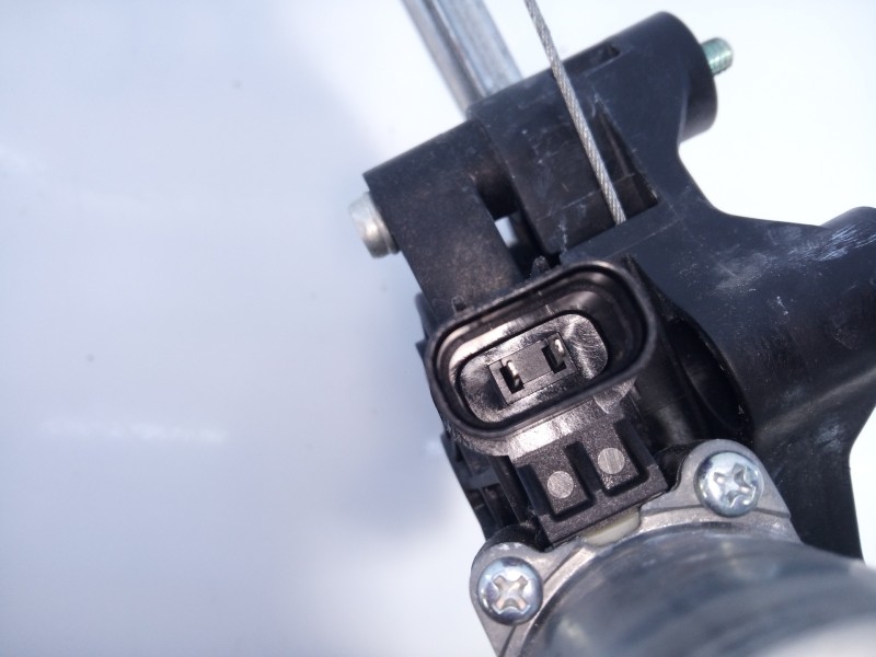 Recambio de elevalunas delantero derecho para hyundai i20 essence referencia OEM IAM 82460Q0000  E2-B5-2-2