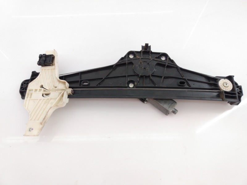 Recambio de elevalunas trasero derecho para opel grandland x excellence referencia OEM IAM 9815403780  E1-B3-31-1