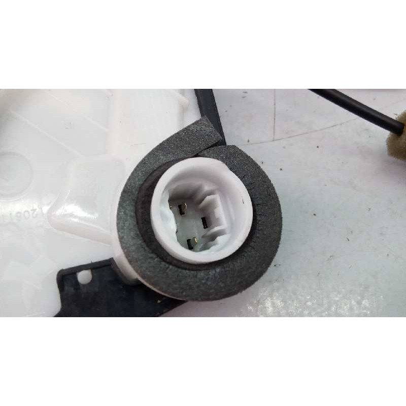 Recambio de cerradura puerta delantera derecha para honda cr-v luxury 4x4 referencia OEM IAM M11RASA047027  E2-A2-43-2