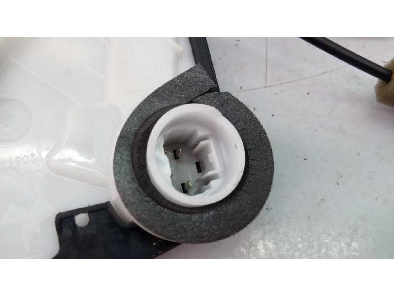 Recambio de cerradura puerta delantera derecha para honda cr-v luxury 4x4 referencia OEM IAM M11RASA047027  E2-A2-43-2