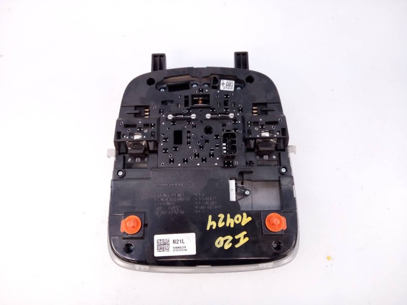 Recambio de luz interior para hyundai i20 essence referencia OEM IAM 92800Q0210 21101800108 E3-A3-50-1