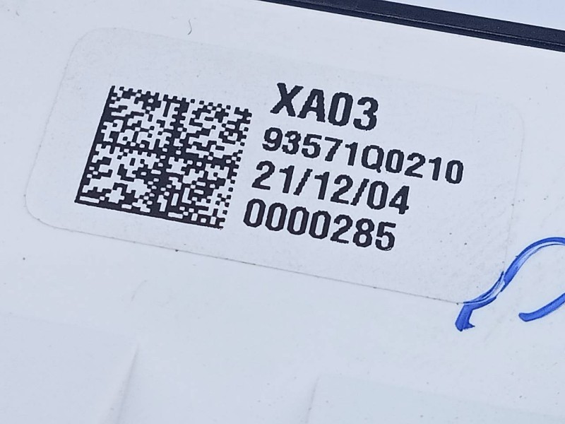 Recambio de mando elevalunas delantero izquierdo para hyundai i20 essence referencia OEM IAM 93571Q0210  E3-A3-44-1