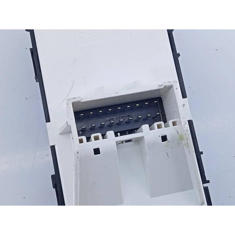 Recambio de mando elevalunas delantero izquierdo para hyundai i20 essence referencia OEM IAM 93571Q0210  E3-A3-44-1