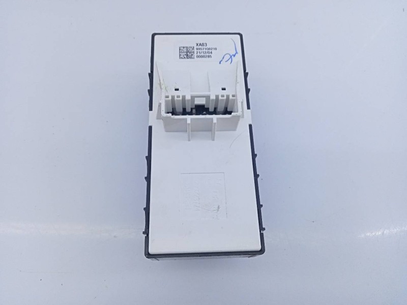 Recambio de mando elevalunas delantero izquierdo para hyundai i20 essence referencia OEM IAM 93571Q0210  E3-A3-44-1