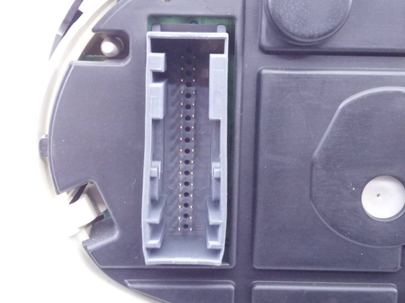 Recambio de cuadro instrumentos para ford fiesta (cb1) titanium referencia OEM IAM 8A6110849CD  E3-B3-31-1