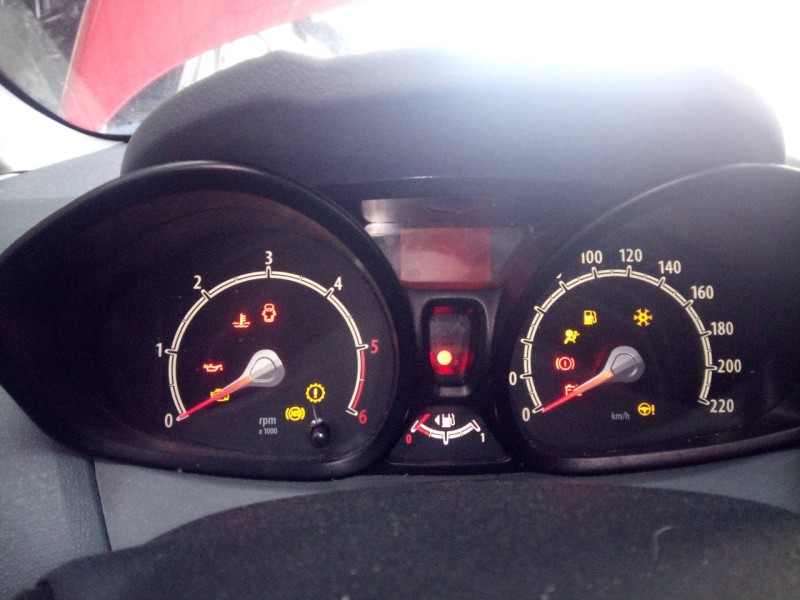 Recambio de cuadro instrumentos para ford fiesta (cb1) titanium referencia OEM IAM 8A6110849CD  E3-B3-31-1