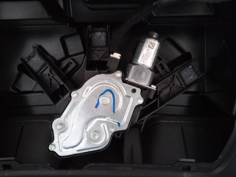 Recambio de motor limpia trasero para citroën c4 picasso feel referencia OEM IAM 9677680580  