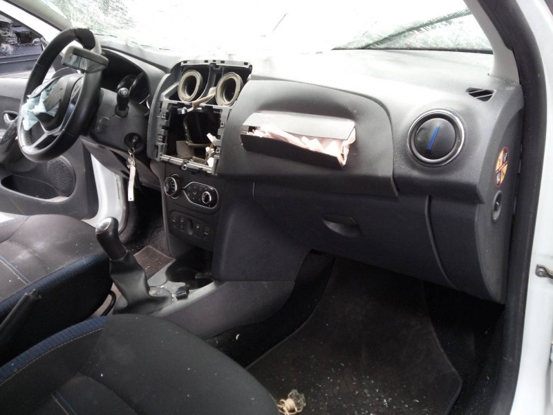 Recambio de salpicadero para dacia sandero stepway comfort referencia OEM IAM   