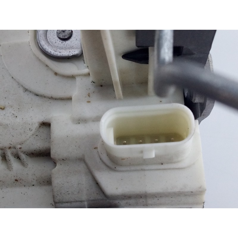 Recambio de cerradura puerta trasera izquierda para mercedes-benz clase b (w246) b 180 cdi be (246.200) referencia OEM IAM A2047