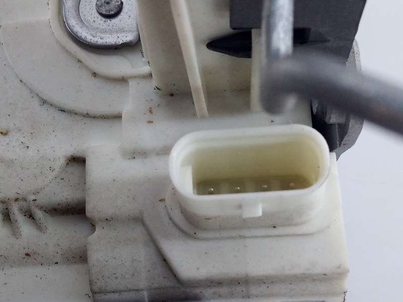 Recambio de cerradura puerta trasera izquierda para mercedes-benz clase b (w246) b 180 cdi be (246.200) referencia OEM IAM A2047